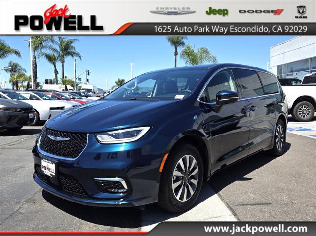 2023 Chrysler Pacifica Hybrid Touring L