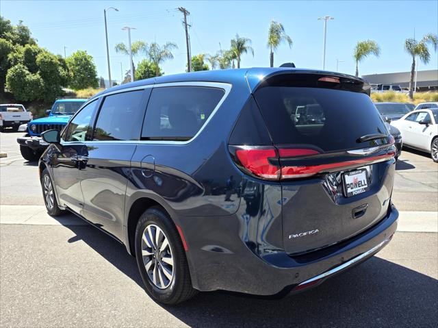 2023 Chrysler Pacifica Hybrid Touring L