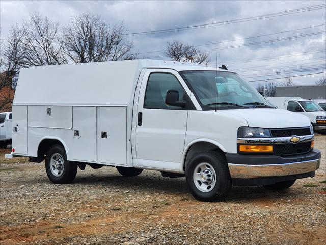2025 Chevrolet Express Cutaway Work Van