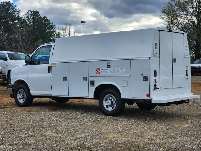 2025 Chevrolet Express Cutaway Work Van