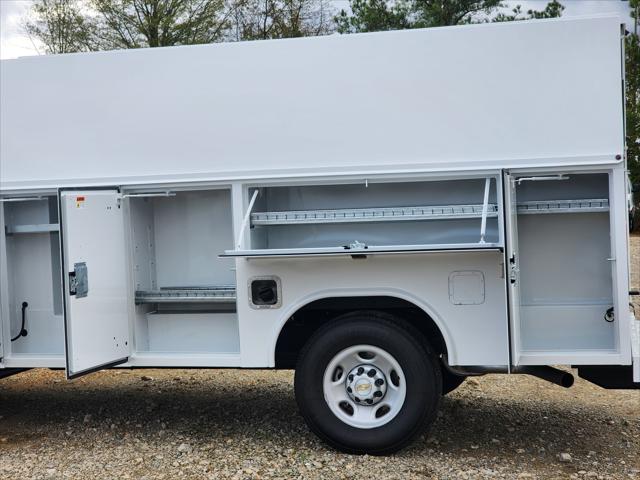 2025 Chevrolet Express Cutaway Work Van