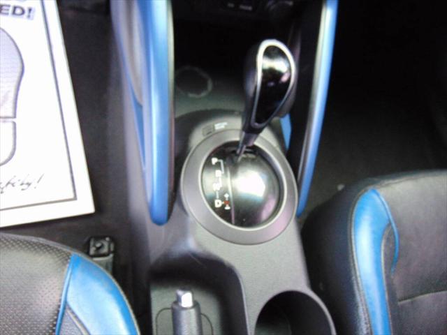 2013 Hyundai Veloster Turbo w/Blue
