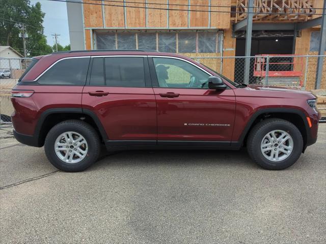 2025 Jeep Grand Cherokee GRAND CHEROKEE LAREDO 4X4
