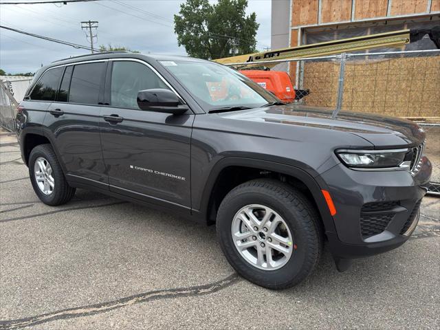 2025 Jeep Grand Cherokee GRAND CHEROKEE LAREDO 4X4 2025 Jeep Grand Cherokee GRAND CHEROKEE LAREDO 4X4