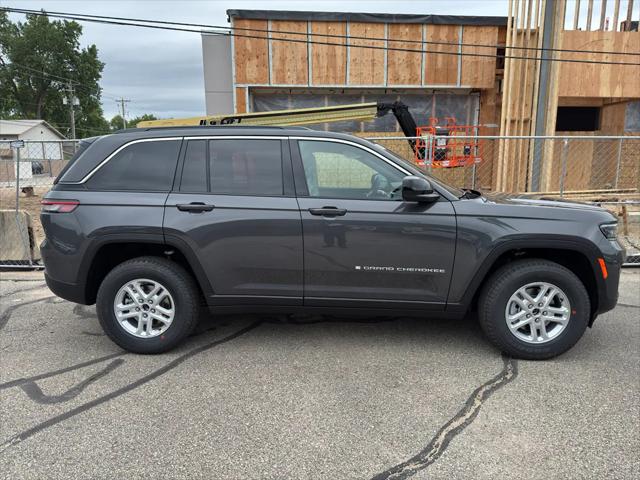 2025 Jeep Grand Cherokee GRAND CHEROKEE LAREDO 4X4 2025 Jeep Grand Cherokee GRAND CHEROKEE LAREDO 4X4