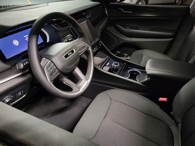 2025 Jeep Grand Cherokee GRAND CHEROKEE LAREDO 4X4
