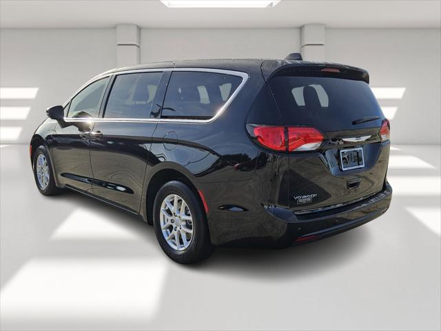 2025 Chrysler Voyager VOYAGER LX
