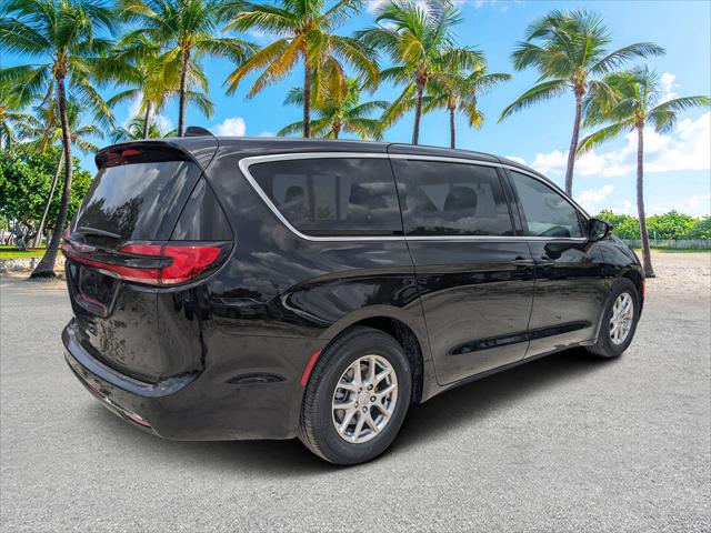 2025 Chrysler Pacifica PACIFICA SELECT