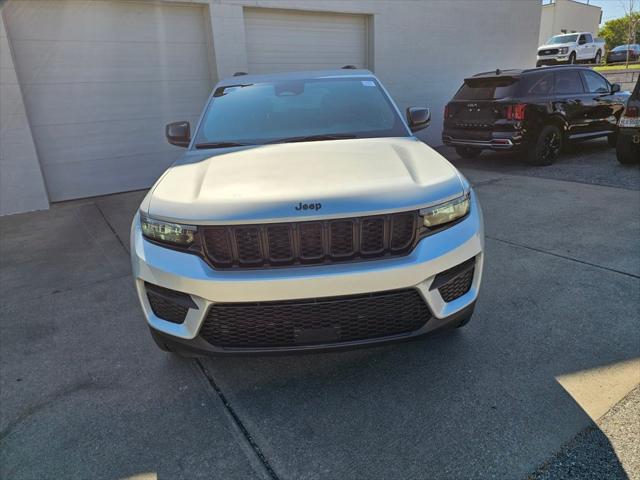2025 Jeep Grand Cherokee GRAND CHEROKEE ALTITUDE 4X4 2025 Jeep Grand Cherokee GRAND CHEROKEE ALTITUDE 4X4