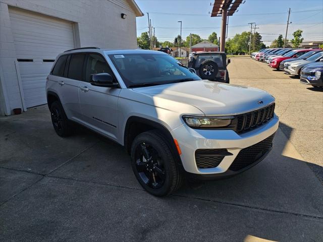 2025 Jeep Grand Cherokee GRAND CHEROKEE ALTITUDE 4X4 2025 Jeep Grand Cherokee GRAND CHEROKEE ALTITUDE 4X4