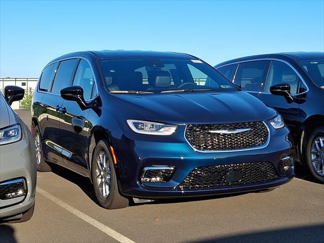 2025 Chrysler Pacifica PACIFICA SELECT