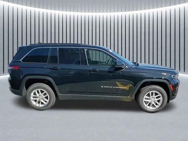 2025 Jeep Grand Cherokee Laredo X 4x4
