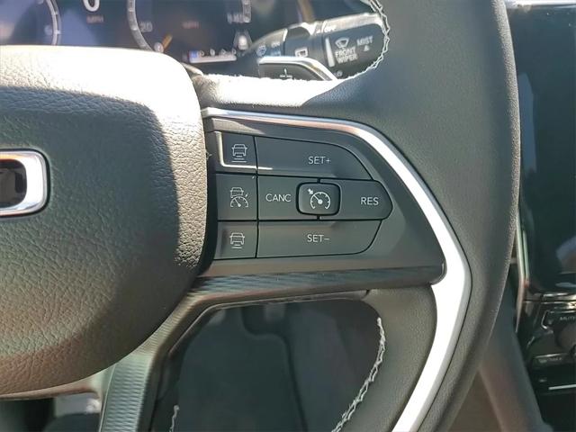 2025 Jeep Grand Cherokee Laredo X 4x4