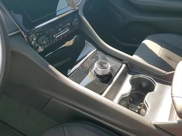 2025 Jeep Grand Cherokee Laredo X 4x4