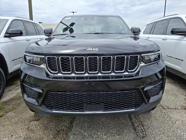 2025 Jeep Grand Cherokee GRAND CHEROKEE LAREDO X 4X4