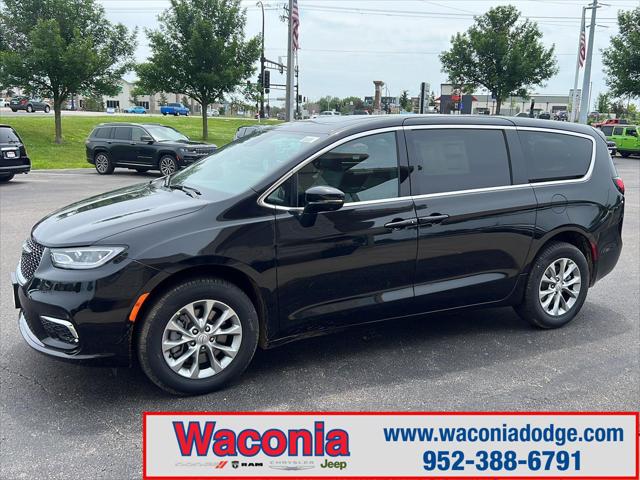 2025 Chrysler Pacifica PACIFICA SELECT AWD