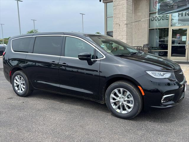 2025 Chrysler Pacifica PACIFICA SELECT AWD