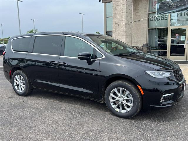 2025 Chrysler Pacifica PACIFICA SELECT AWD