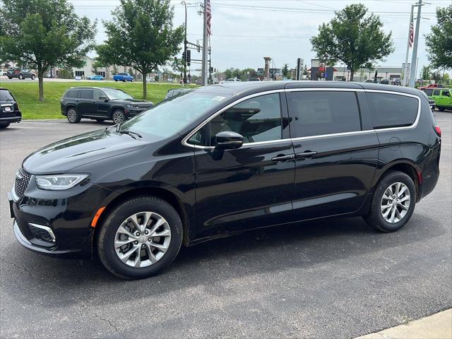 2025 Chrysler Pacifica PACIFICA SELECT AWD