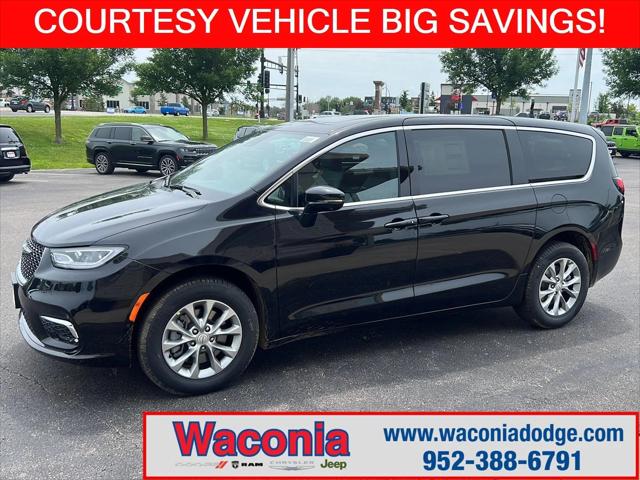 2025 Chrysler Pacifica PACIFICA SELECT AWD