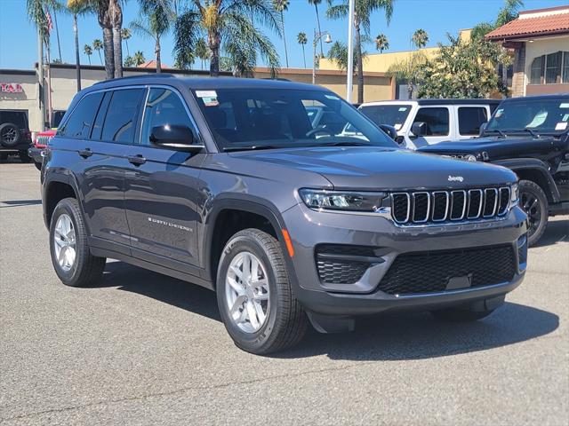 2025 Jeep Grand Cherokee GRAND CHEROKEE LAREDO X 4X4