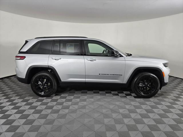 2025 Jeep Grand Cherokee GRAND CHEROKEE ALTITUDE 4X4 2025 Jeep Grand Cherokee GRAND CHEROKEE ALTITUDE 4X4
