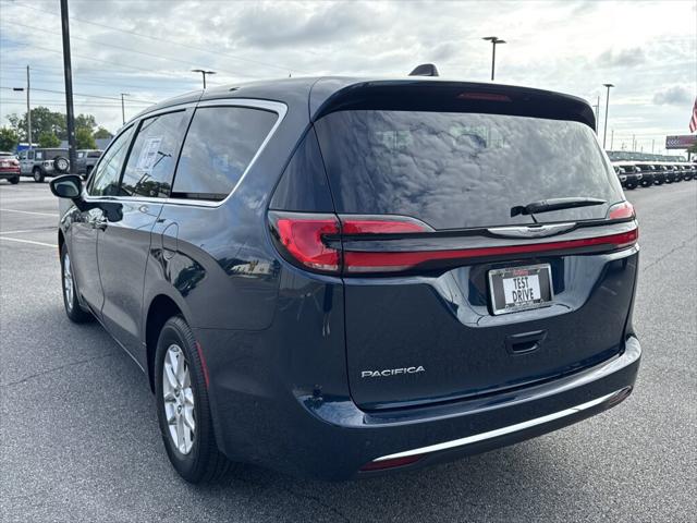 2025 Chrysler Pacifica PACIFICA SELECT