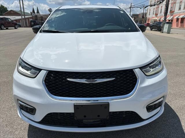 2025 Chrysler Pacifica PACIFICA SELECT AWD