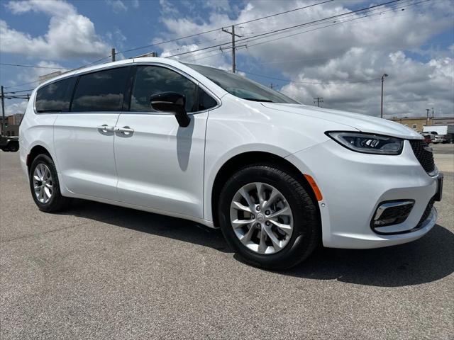 2025 Chrysler Pacifica PACIFICA SELECT AWD