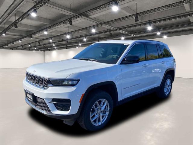 2025 Jeep Grand Cherokee GRAND CHEROKEE LAREDO X 4X4 2025 Jeep Grand Cherokee GRAND CHEROKEE LAREDO X 4X4