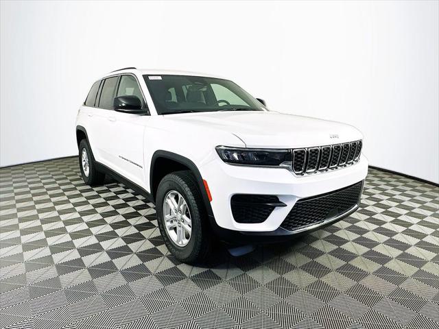 2025 Jeep Grand Cherokee GRAND CHEROKEE LAREDO 4X4
