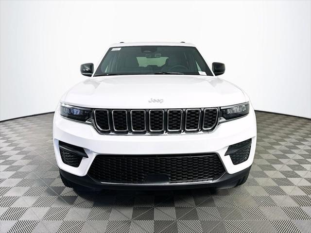 2025 Jeep Grand Cherokee GRAND CHEROKEE LAREDO 4X4