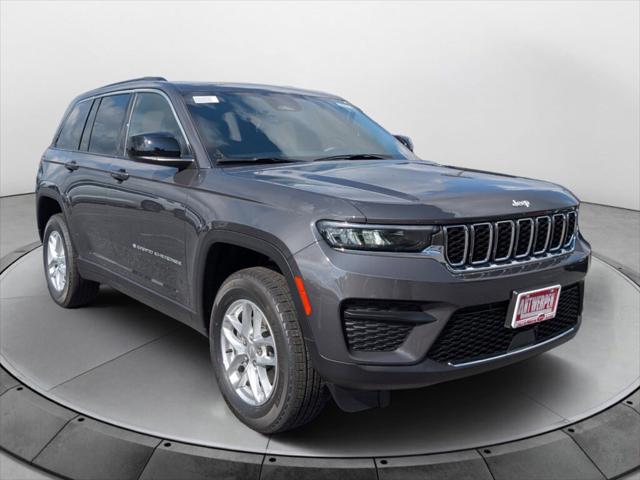2025 Jeep Grand Cherokee GRAND CHEROKEE LAREDO X 4X4