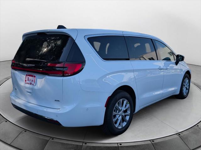 2025 Chrysler Pacifica PACIFICA SELECT AWD