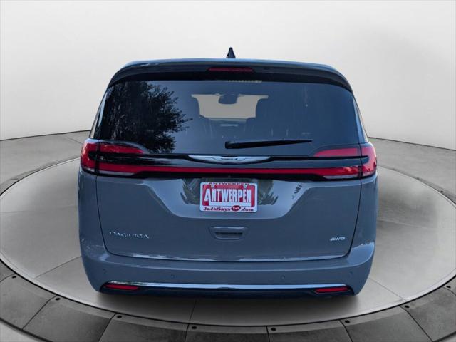 2025 Chrysler Pacifica PACIFICA SELECT AWD