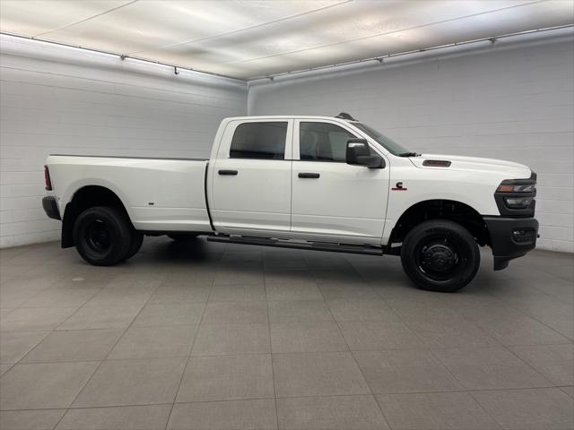 2025 RAM Ram 3500 RAM 3500 TRADESMAN CREW CAB 4X4 8 BOX