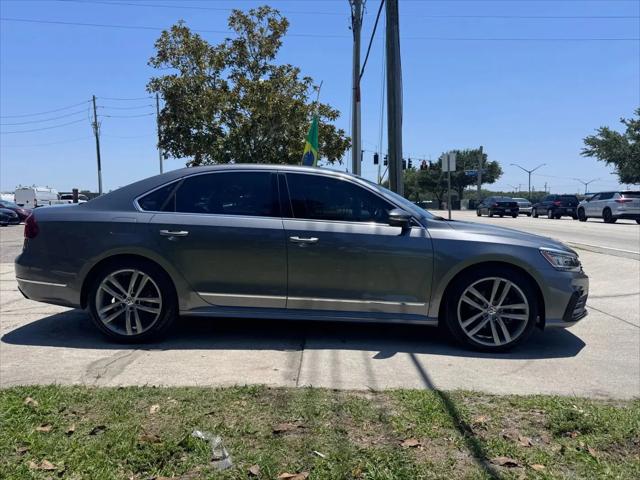 2017 Volkswagen Passat 1.8T R-Line
