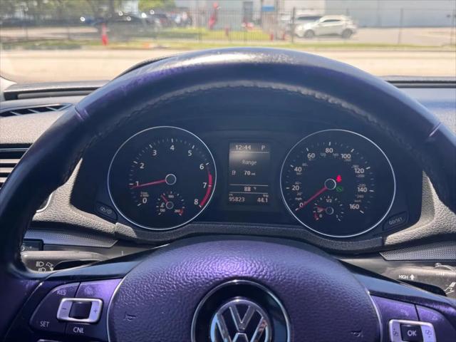 2017 Volkswagen Passat 1.8T R-Line