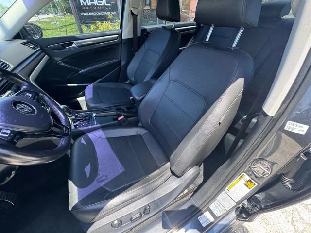 2017 Volkswagen Passat 1.8T R-Line