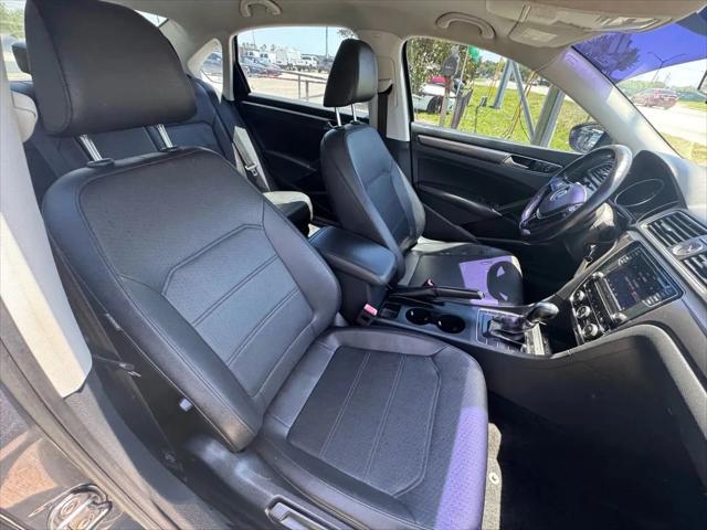 2017 Volkswagen Passat 1.8T R-Line