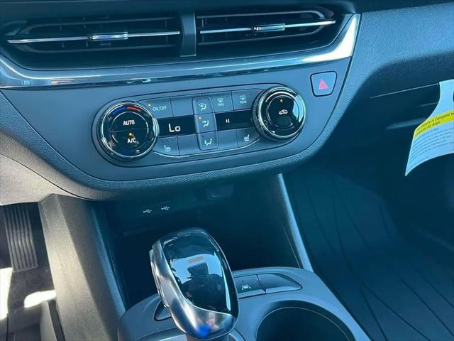 2025 Buick NV Preferred FWD