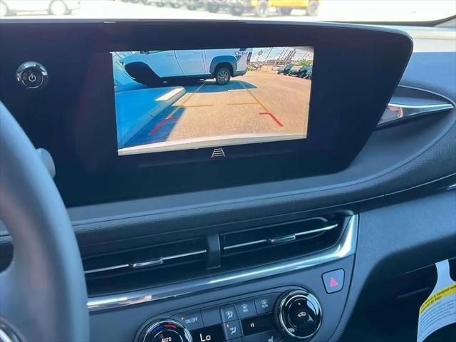 2025 Buick NV Preferred FWD