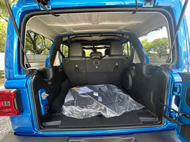 2025 Jeep Wrangler 4-Door Sahara 4x4