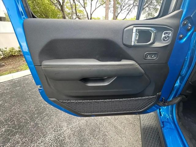 2025 Jeep Wrangler 4-Door Sahara 4x4
