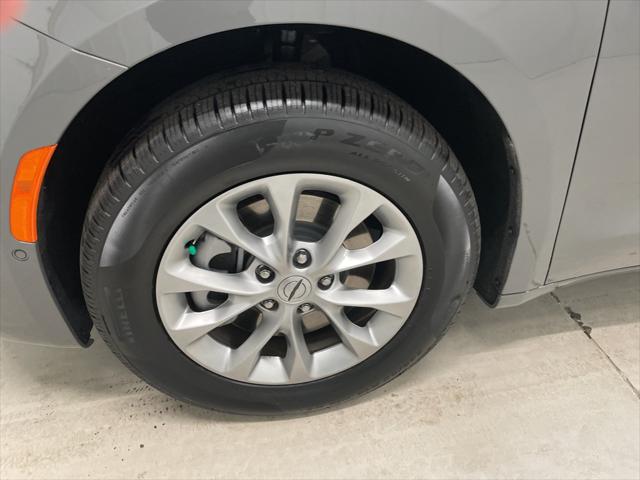 2025 Chrysler Pacifica PACIFICA SELECT AWD