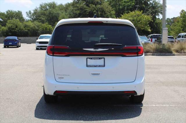 2025 Chrysler Pacifica PACIFICA SELECT