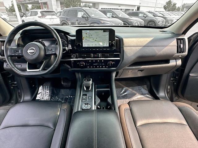 2023 Nissan Pathfinder SL 4WD
