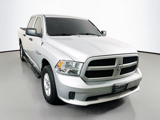 2017 RAM 1500 Express Crew Cab 4x4 57 Box