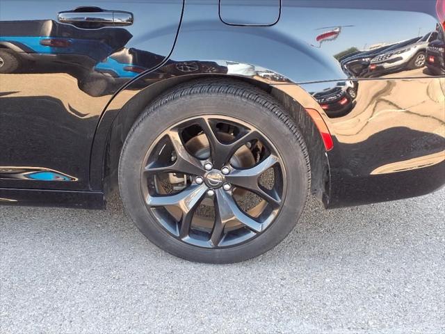 2021 Chrysler 300 Touring L