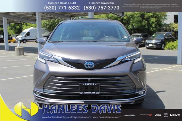 2023 Toyota Sienna Platinum